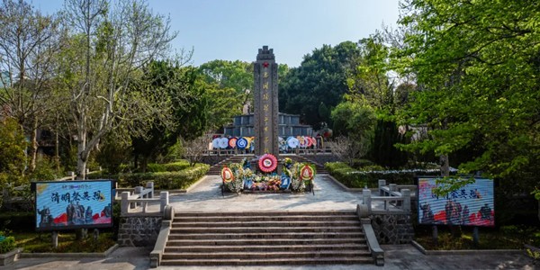 傳承紅色基因，弘揚(yáng)愛國精神！寧紅電氣開展清明祭掃活動(dòng)！